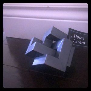 Small geometric accent piece